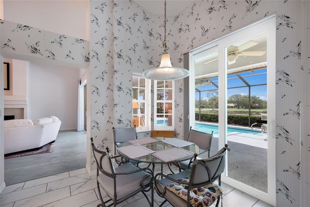 Activo con contrato: $575,000 (3 camas, 2 baños, 2325 Pies cuadrados)