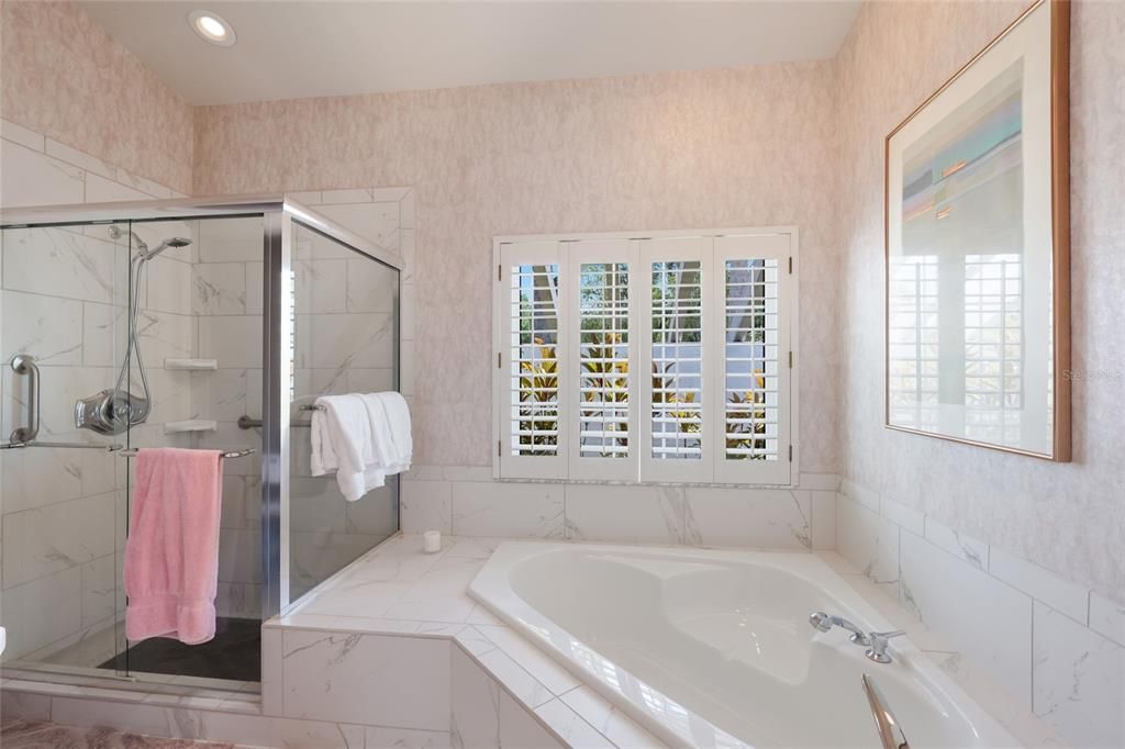 Activo con contrato: $575,000 (3 camas, 2 baños, 2325 Pies cuadrados)