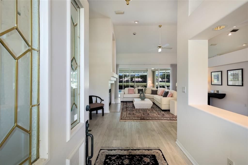 Activo con contrato: $575,000 (3 camas, 2 baños, 2325 Pies cuadrados)
