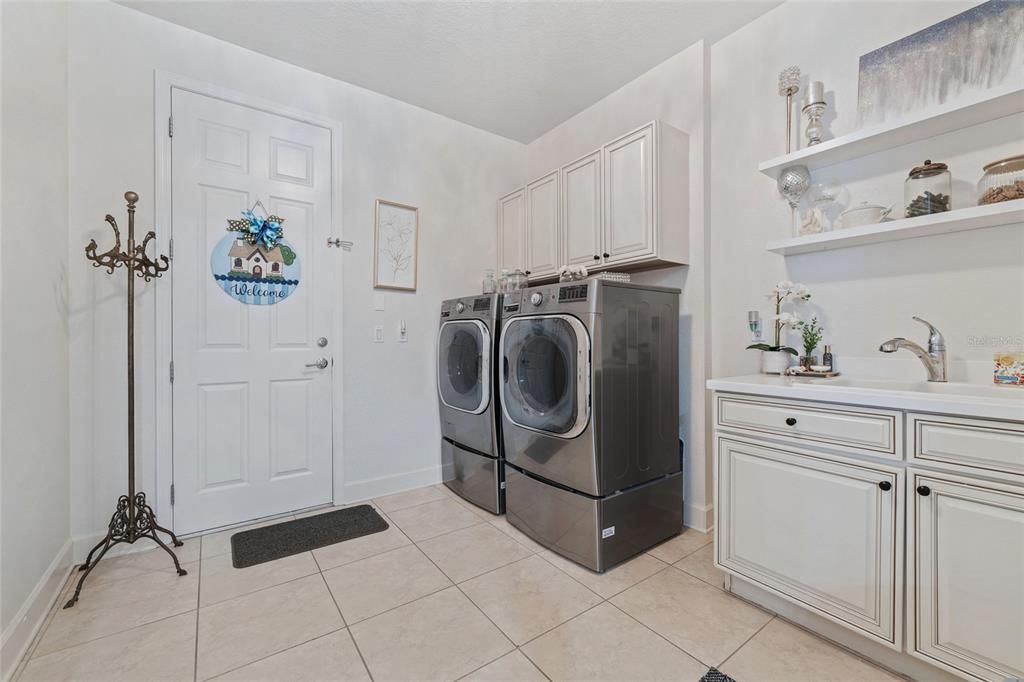 Active With Contract: $820,000 (4 beds, 3 baths, 3611 Square Feet)