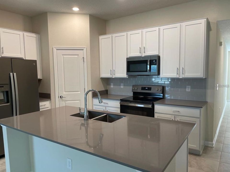 En Venta: $338,000 (3 camas, 2 baños, 1560 Pies cuadrados)