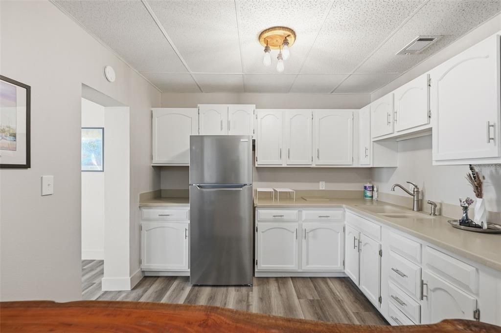 En Venta: $390,000 (4 camas, 3 baños, 2154 Pies cuadrados)