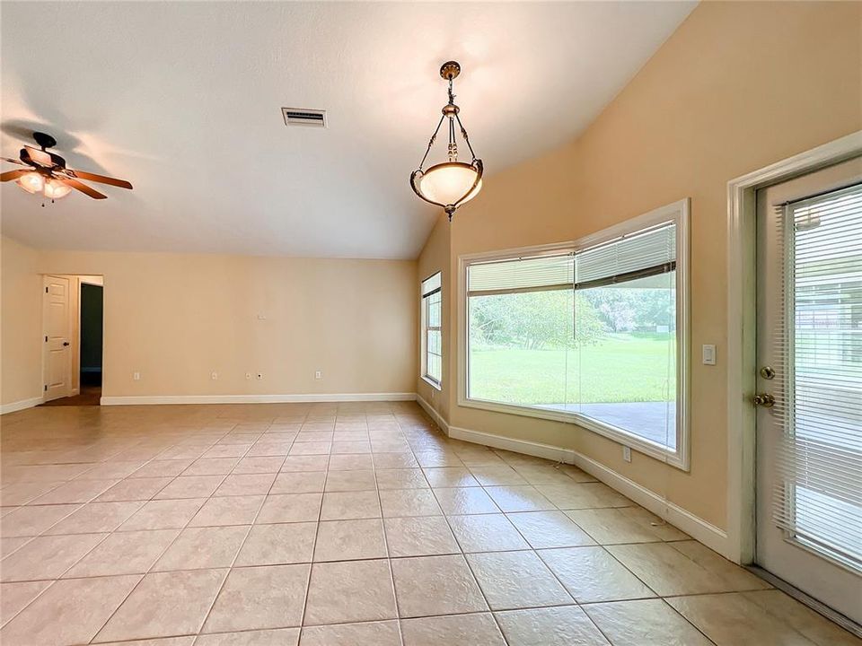 For Rent: $2,650 (4 beds, 3 baths, 2900 Square Feet)