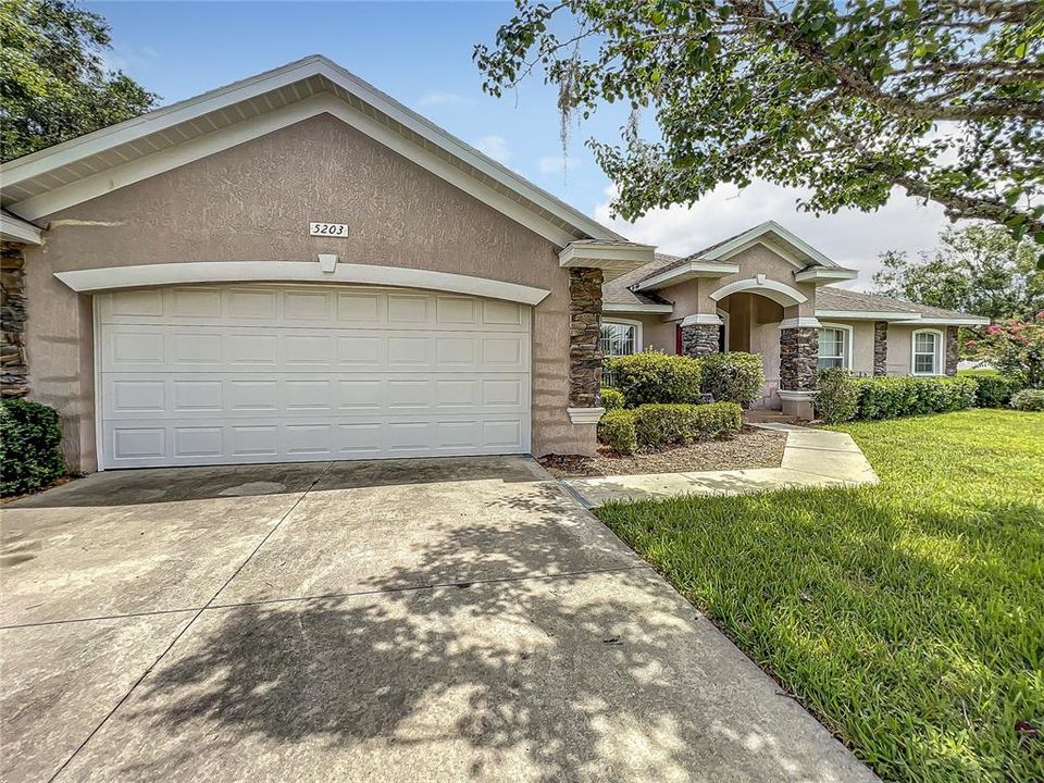 For Rent: $2,650 (4 beds, 3 baths, 2900 Square Feet)