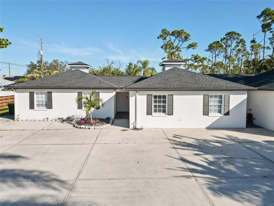 For Rent: $1,699 (6 beds, 6 baths, 2304 Square Feet)