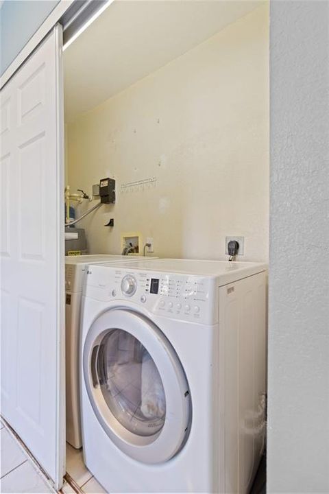 For Rent: $1,699 (6 beds, 6 baths, 2304 Square Feet)