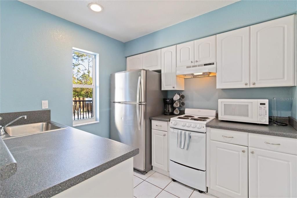 For Rent: $1,699 (6 beds, 6 baths, 2304 Square Feet)