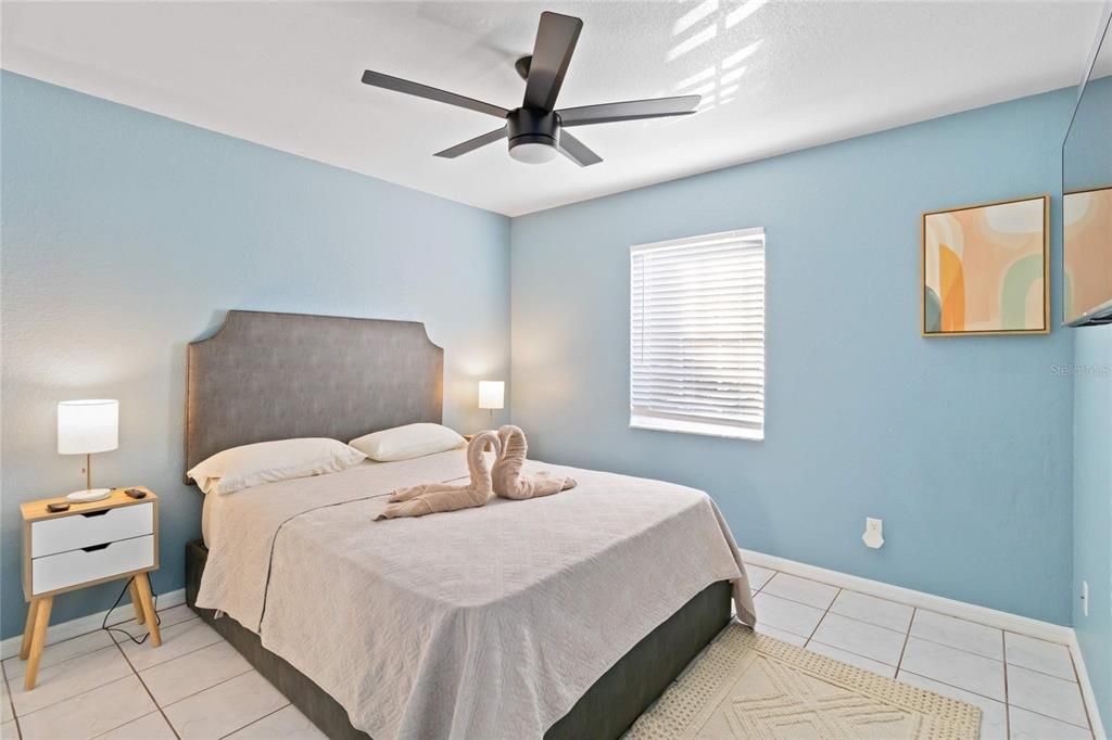 For Rent: $1,699 (6 beds, 6 baths, 2304 Square Feet)