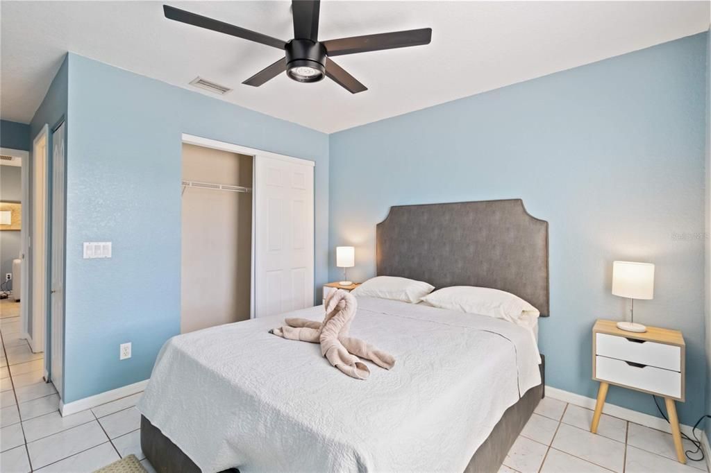 For Rent: $1,699 (6 beds, 6 baths, 2304 Square Feet)