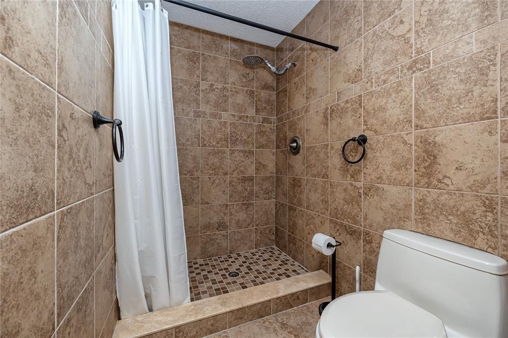 En Venta: $560,000 (3 camas, 2 baños, 1904 Pies cuadrados)