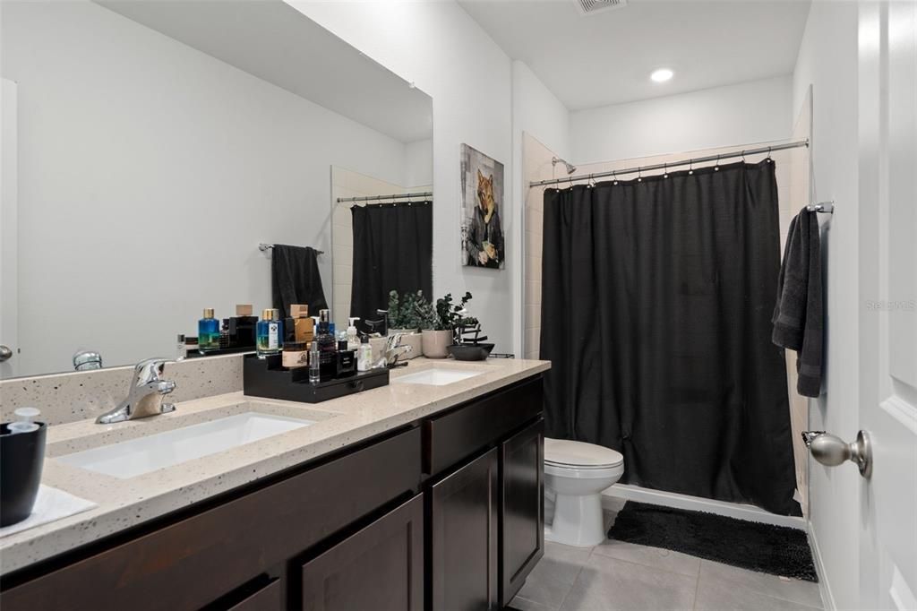 For Rent: $2,300 (3 beds, 2 baths, 1673 Square Feet)