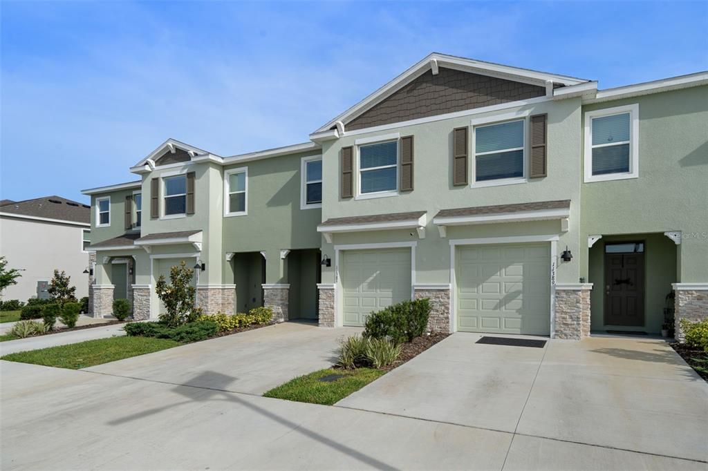 For Rent: $2,300 (3 beds, 2 baths, 1673 Square Feet)
