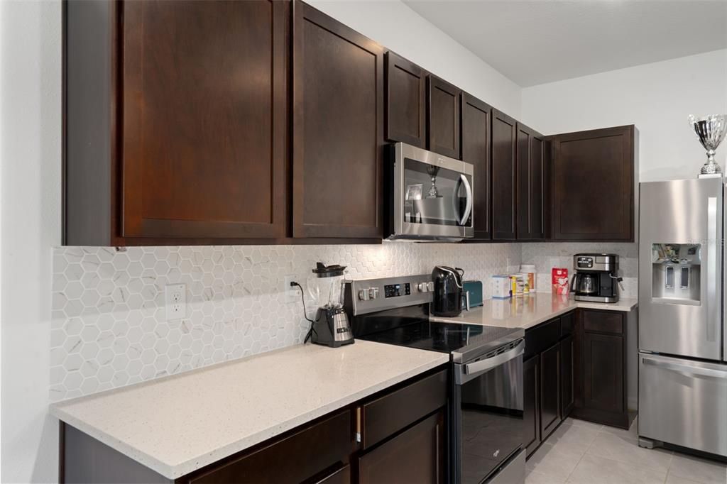 For Rent: $2,300 (3 beds, 2 baths, 1673 Square Feet)