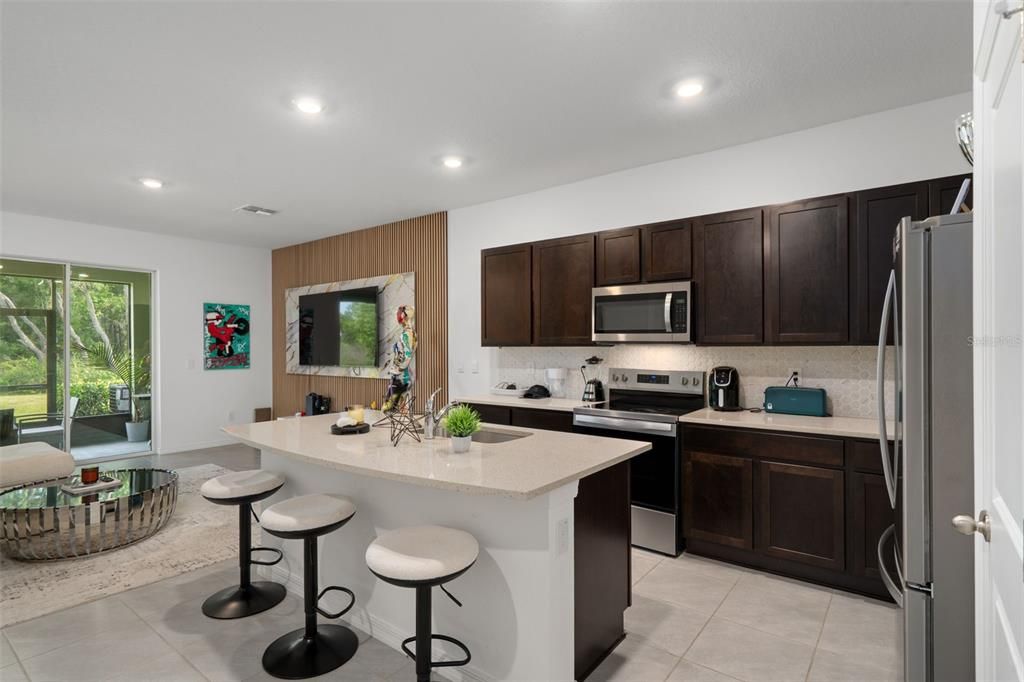 For Rent: $2,300 (3 beds, 2 baths, 1673 Square Feet)