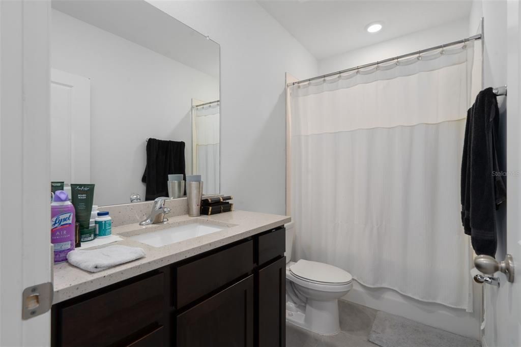 For Rent: $2,300 (3 beds, 2 baths, 1673 Square Feet)