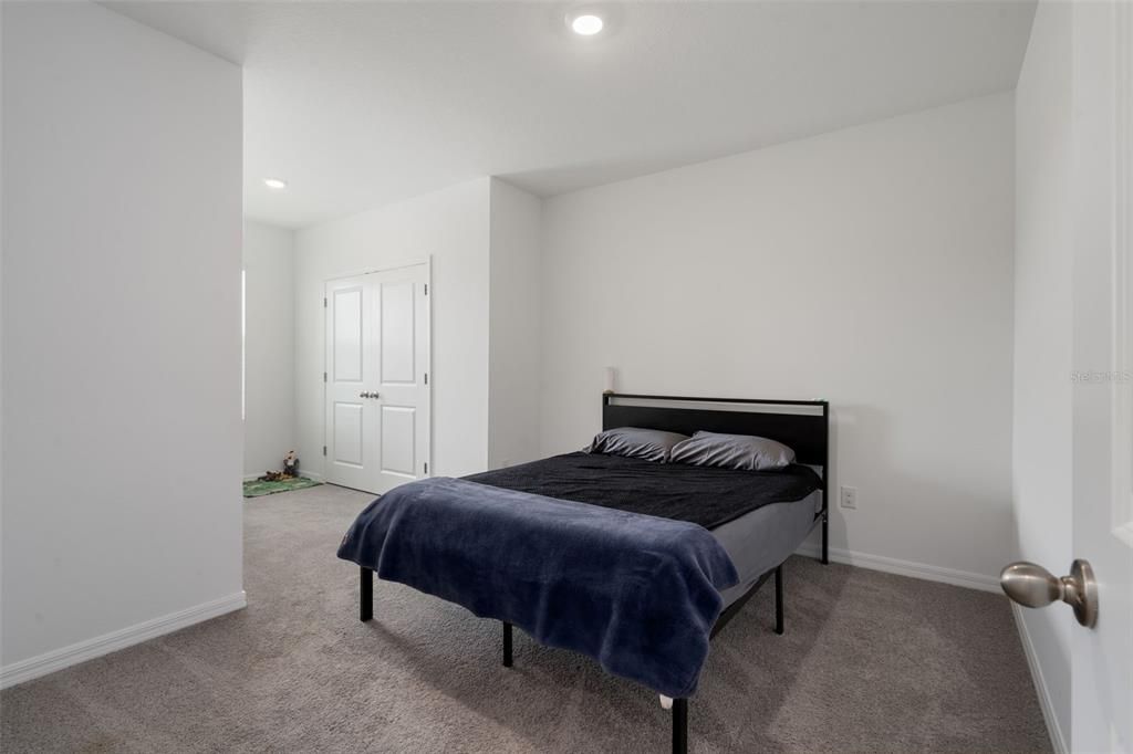 For Rent: $2,300 (3 beds, 2 baths, 1673 Square Feet)