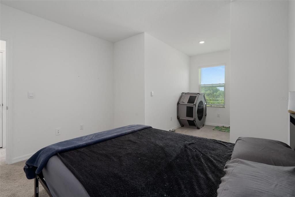 For Rent: $2,300 (3 beds, 2 baths, 1673 Square Feet)