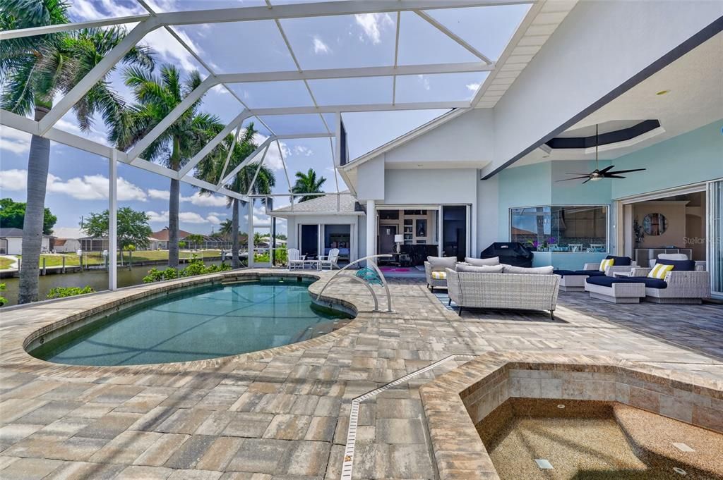 En Venta: $849,000 (4 camas, 3 baños, 2698 Pies cuadrados)