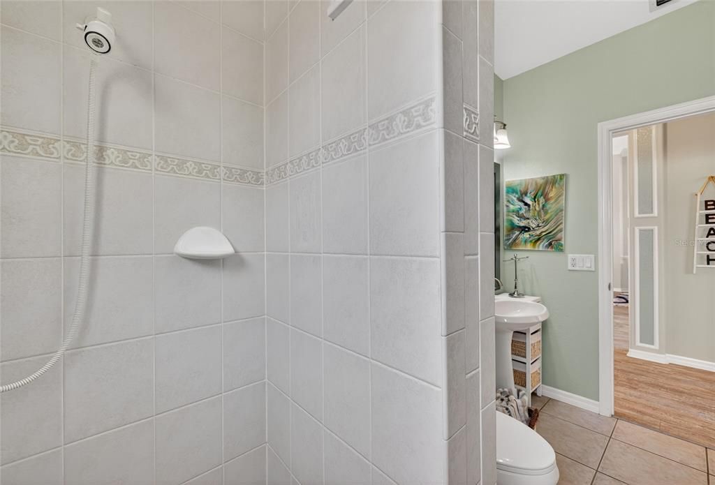 En Venta: $849,000 (4 camas, 3 baños, 2698 Pies cuadrados)