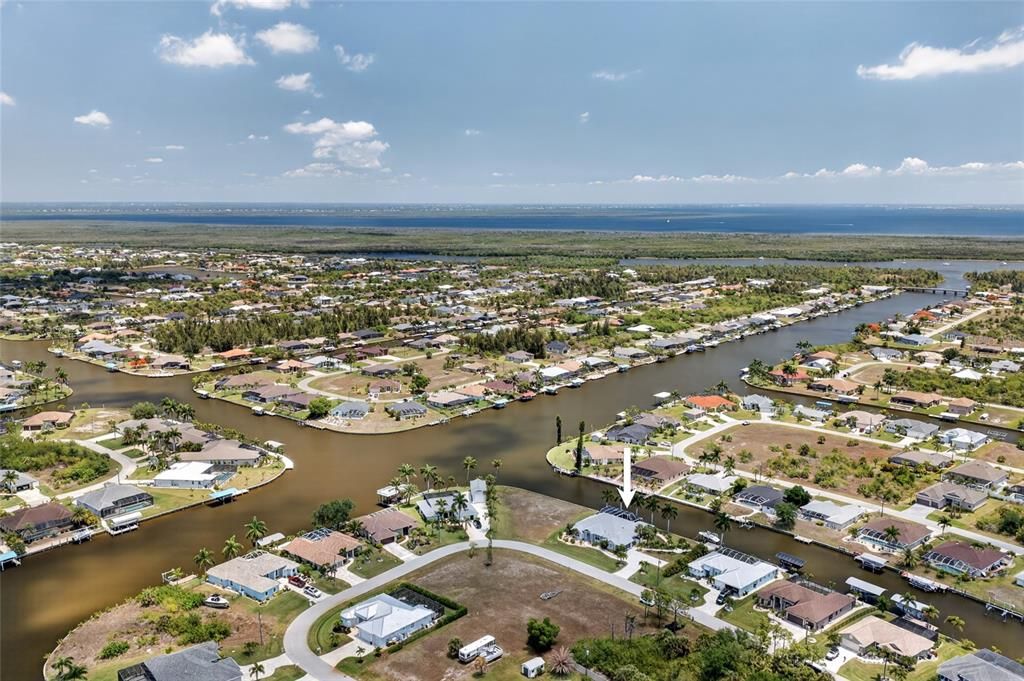 En Venta: $849,000 (4 camas, 3 baños, 2698 Pies cuadrados)