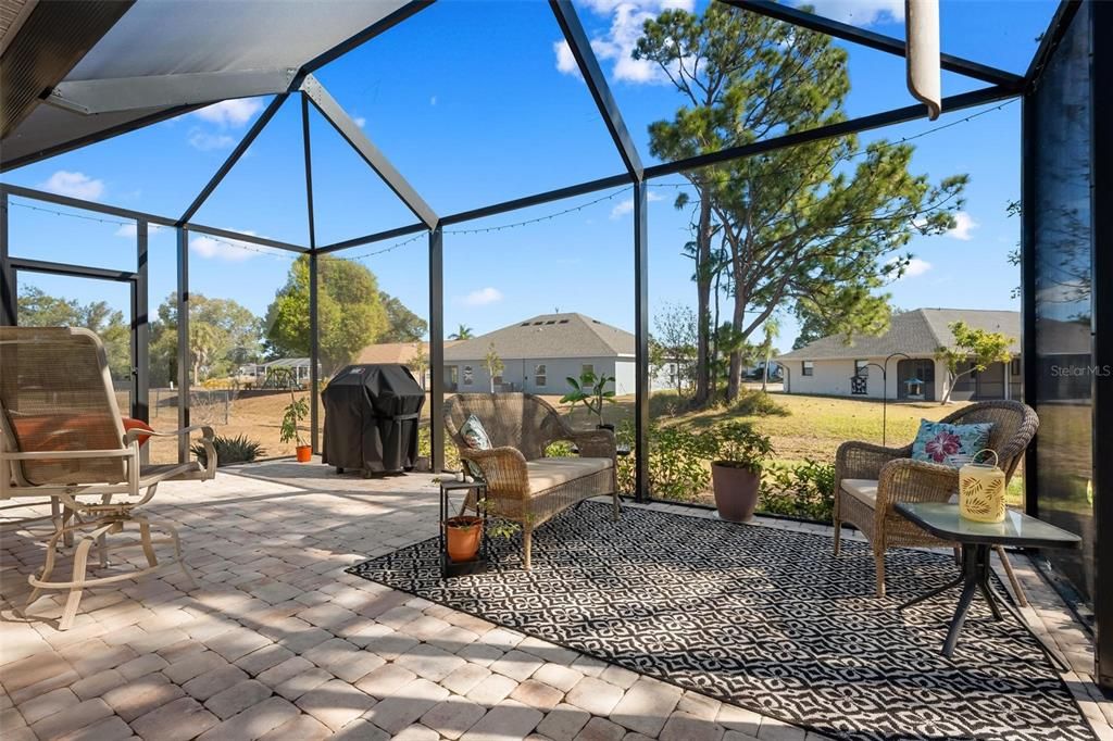 Active With Contract: $1,750 (3 beds, 2 baths, 1735 Square Feet)
