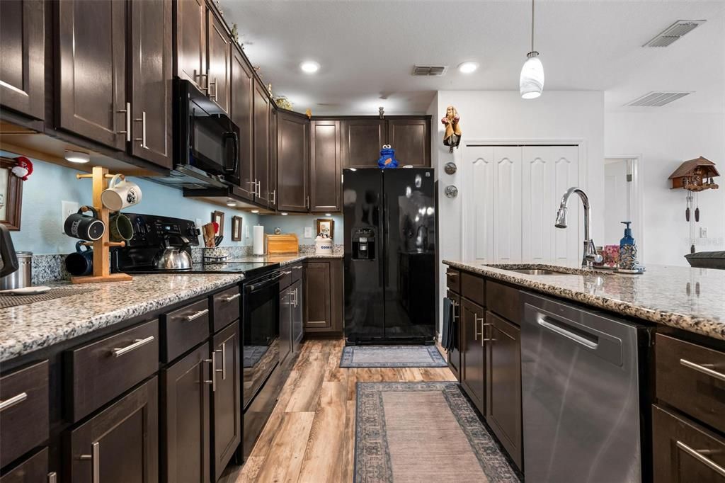 Active With Contract: $1,750 (3 beds, 2 baths, 1735 Square Feet)