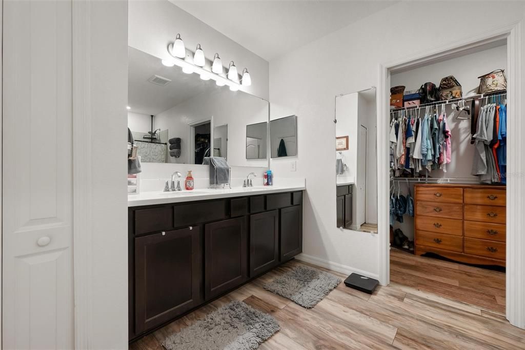 Active With Contract: $1,750 (3 beds, 2 baths, 1735 Square Feet)