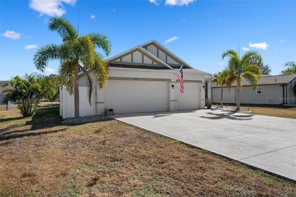 Active With Contract: $1,750 (3 beds, 2 baths, 1735 Square Feet)