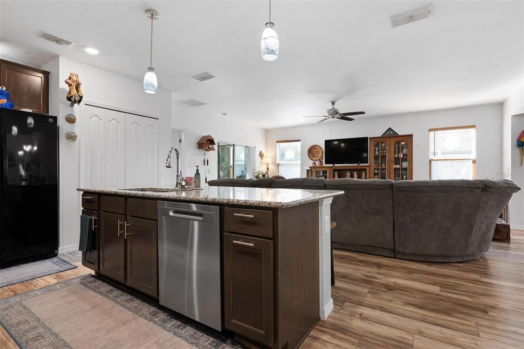 Active With Contract: $1,750 (3 beds, 2 baths, 1735 Square Feet)