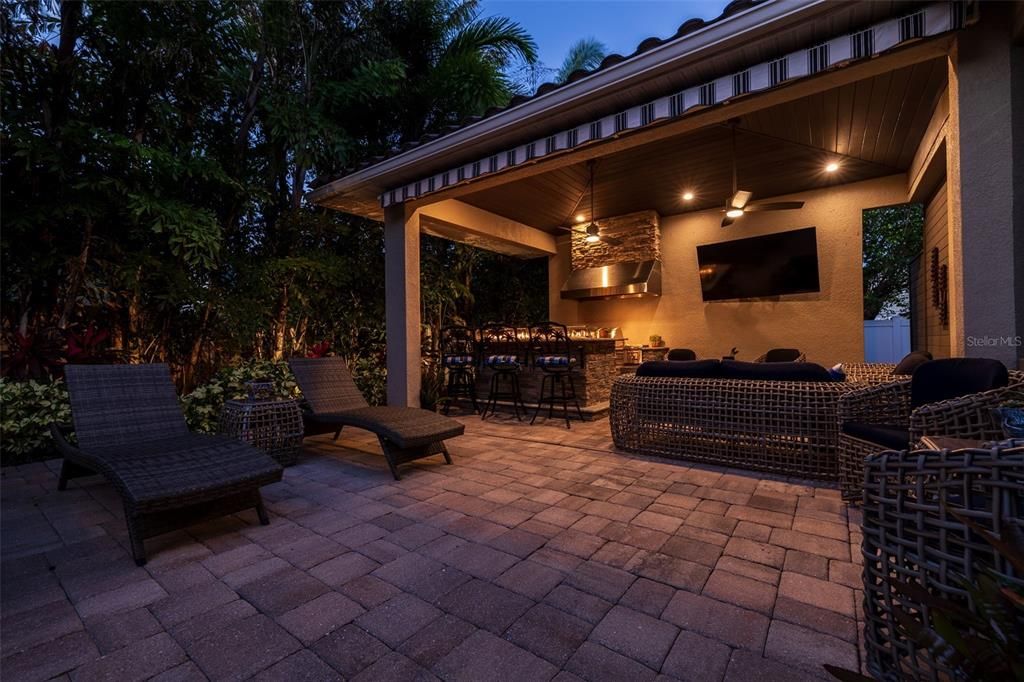 For Sale: $1,900,000 (4 beds, 3 baths, 3257 Square Feet)