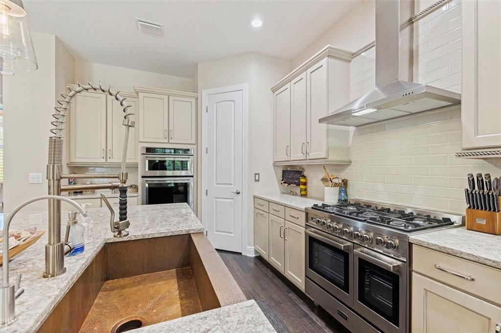 For Sale: $1,900,000 (4 beds, 3 baths, 3257 Square Feet)