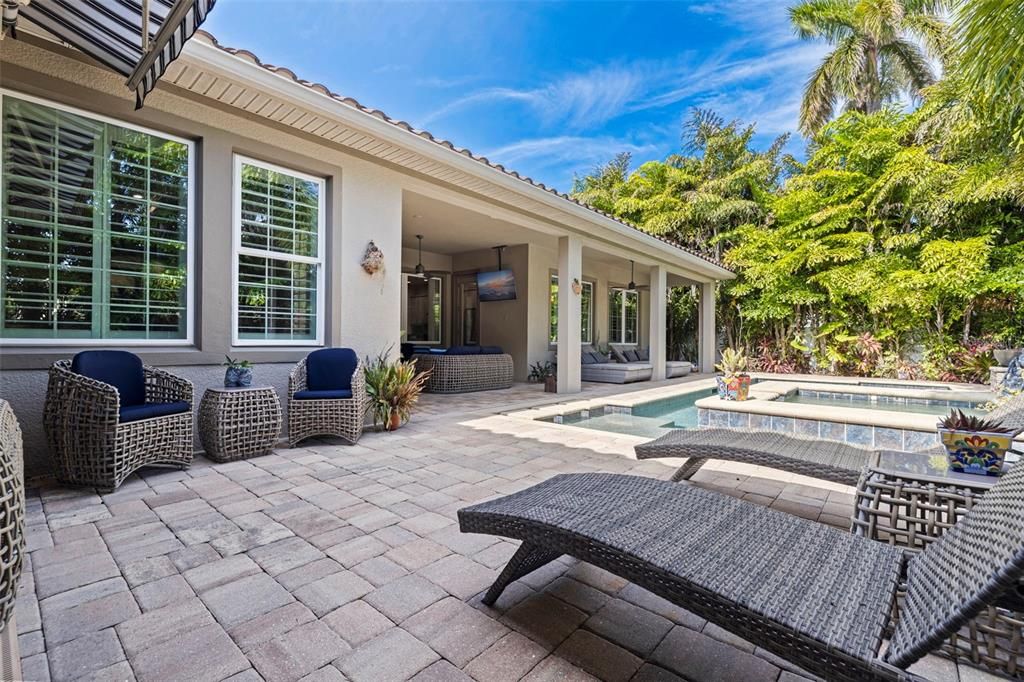 For Sale: $1,900,000 (4 beds, 3 baths, 3257 Square Feet)