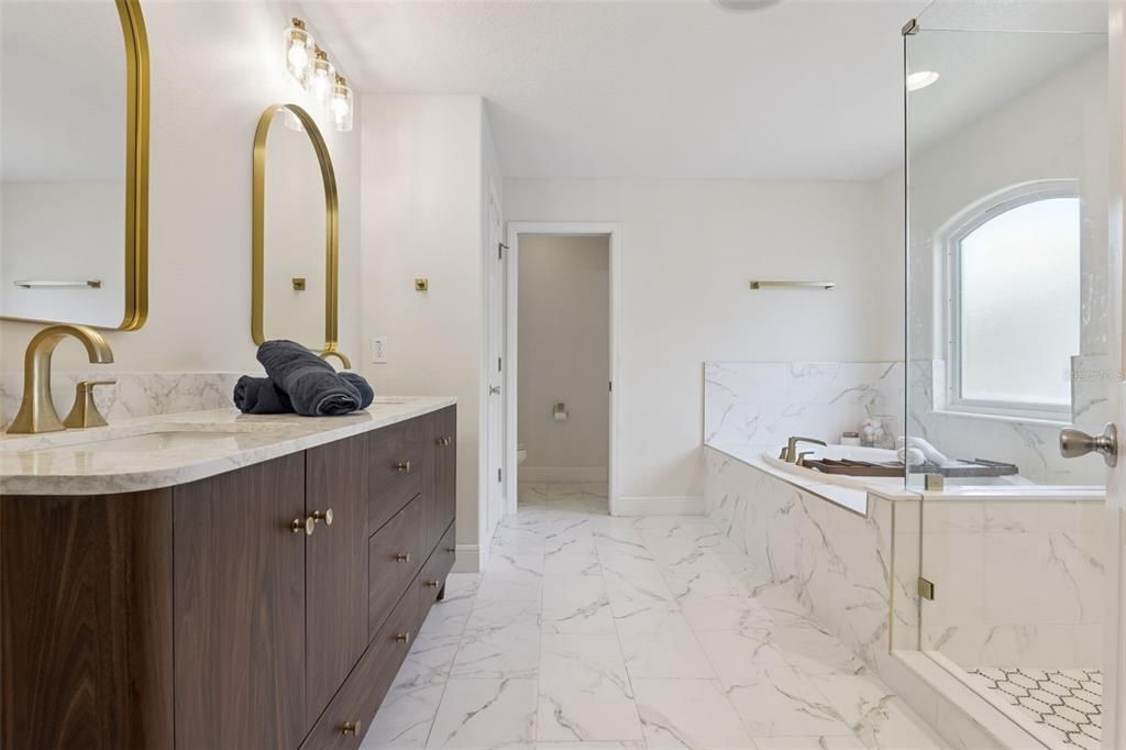 En Venta: $649,000 (4 camas, 2 baños, 3141 Pies cuadrados)