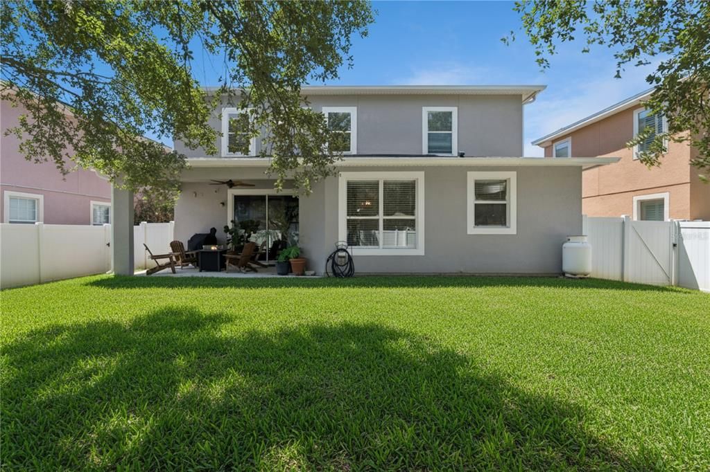 En Venta: $649,000 (4 camas, 2 baños, 3141 Pies cuadrados)