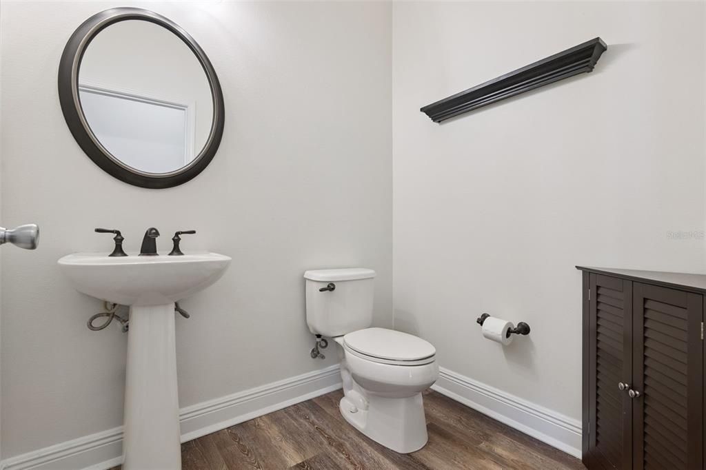 En Venta: $649,000 (4 camas, 2 baños, 3141 Pies cuadrados)