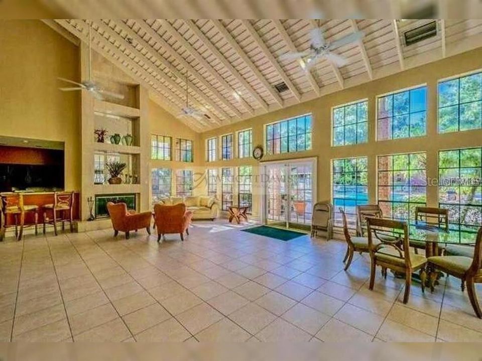 For Rent: $1,195 (1 beds, 1 baths, 581 Square Feet)