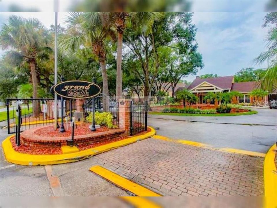 For Rent: $1,195 (1 beds, 1 baths, 581 Square Feet)