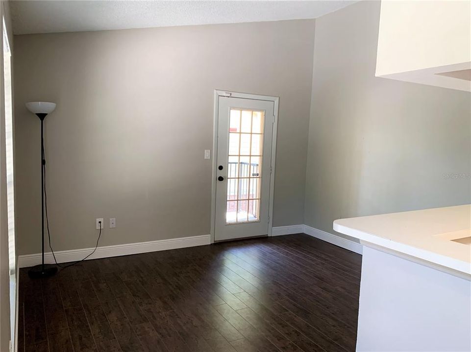 For Rent: $1,195 (1 beds, 1 baths, 581 Square Feet)