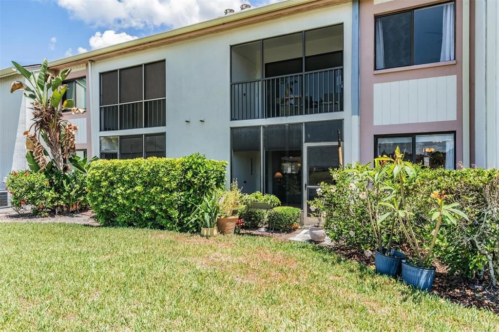 For Sale: $224,900 (2 beds, 2 baths, 1094 Square Feet)