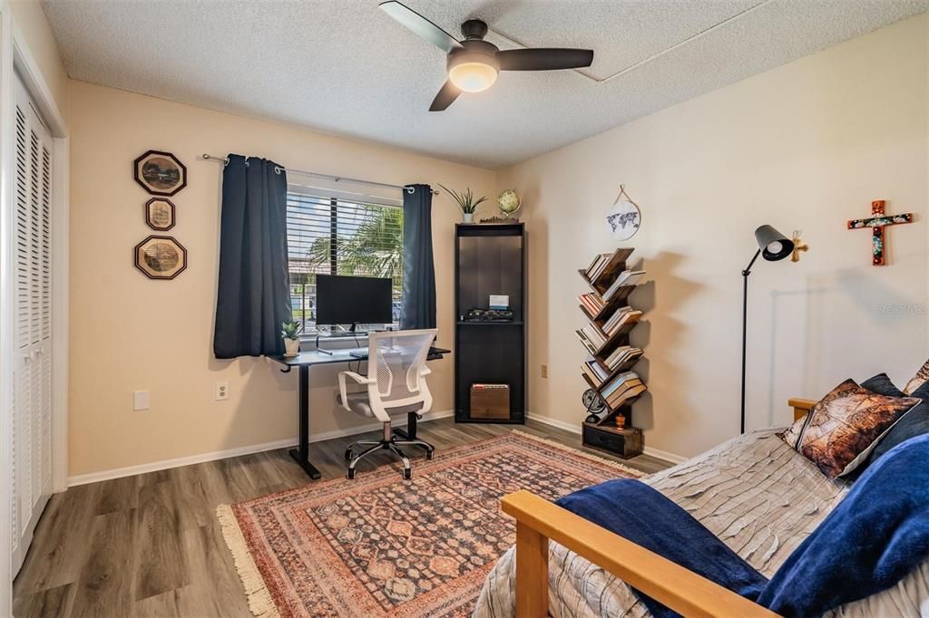 For Sale: $224,900 (2 beds, 2 baths, 1094 Square Feet)