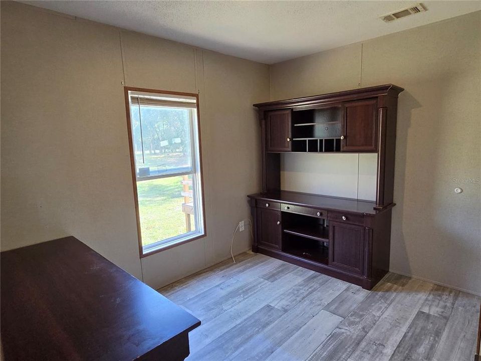 En Venta: $215,000 (3 camas, 2 baños, 1175 Pies cuadrados)