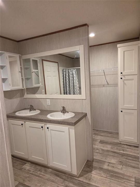 En Venta: $215,000 (3 camas, 2 baños, 1175 Pies cuadrados)