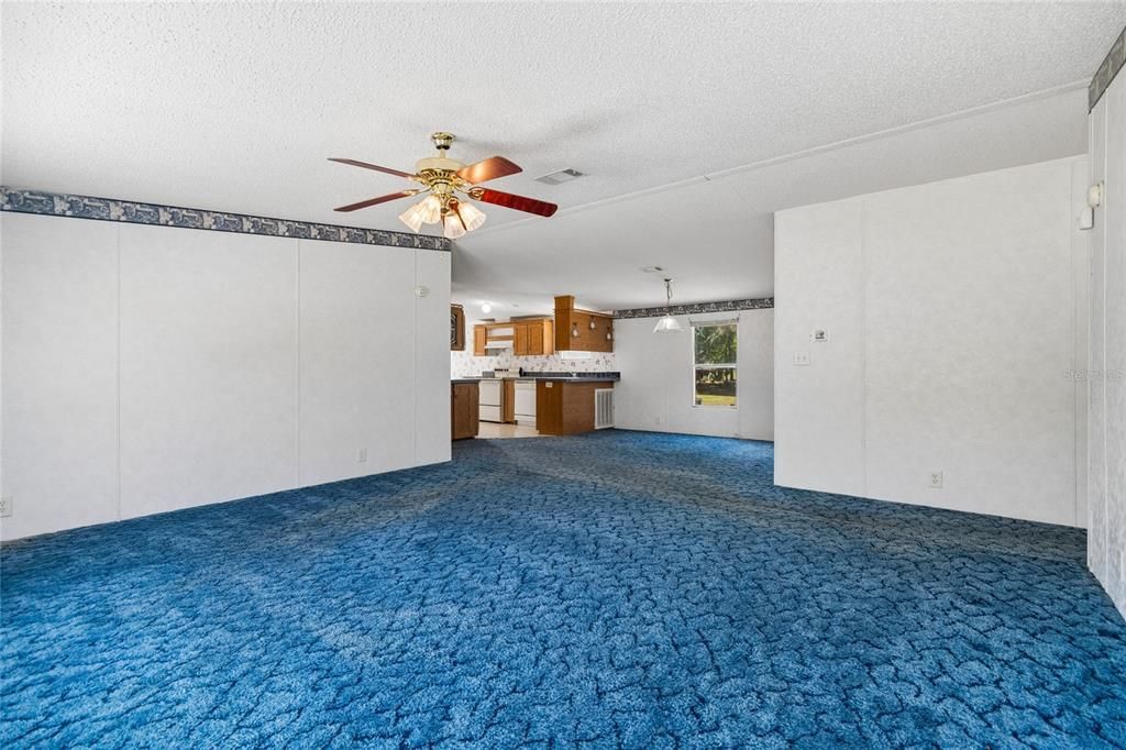 Activo con contrato: $220,000 (3 camas, 2 baños, 1296 Pies cuadrados)