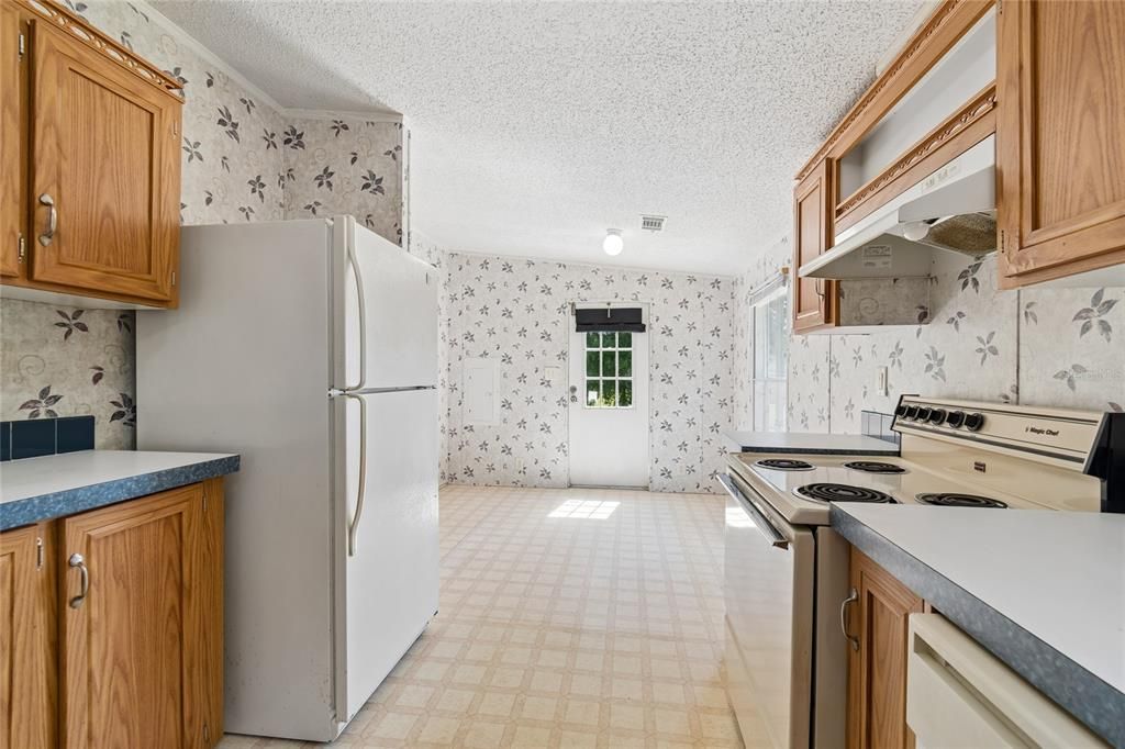 Activo con contrato: $220,000 (3 camas, 2 baños, 1296 Pies cuadrados)