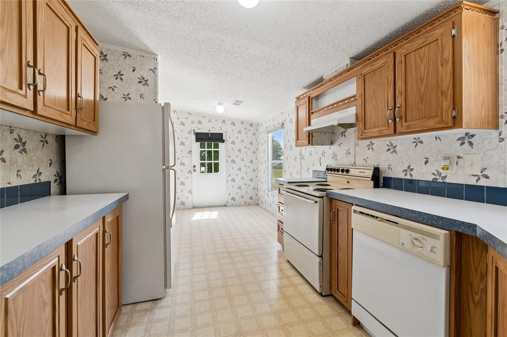 Activo con contrato: $220,000 (3 camas, 2 baños, 1296 Pies cuadrados)