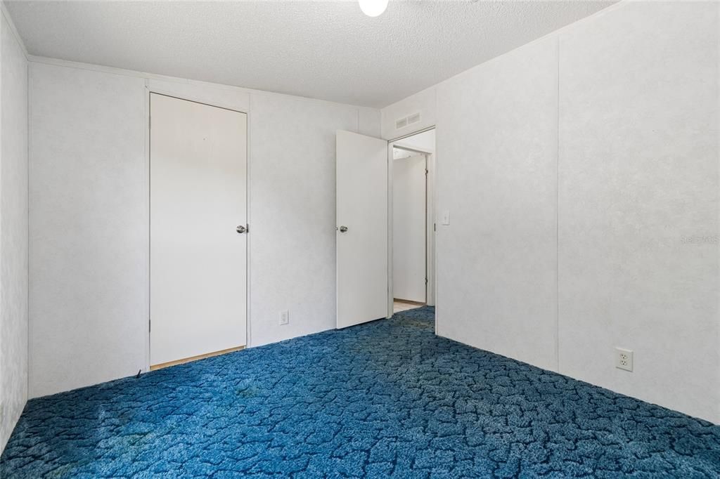 Activo con contrato: $220,000 (3 camas, 2 baños, 1296 Pies cuadrados)