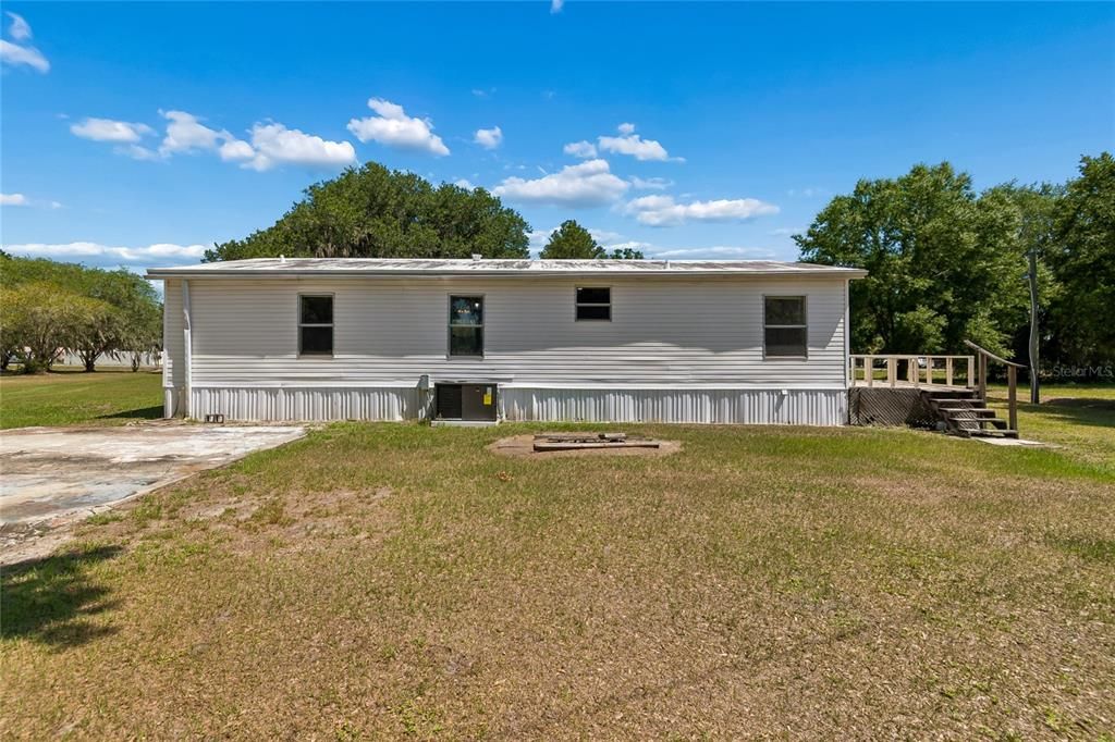 Activo con contrato: $220,000 (3 camas, 2 baños, 1296 Pies cuadrados)