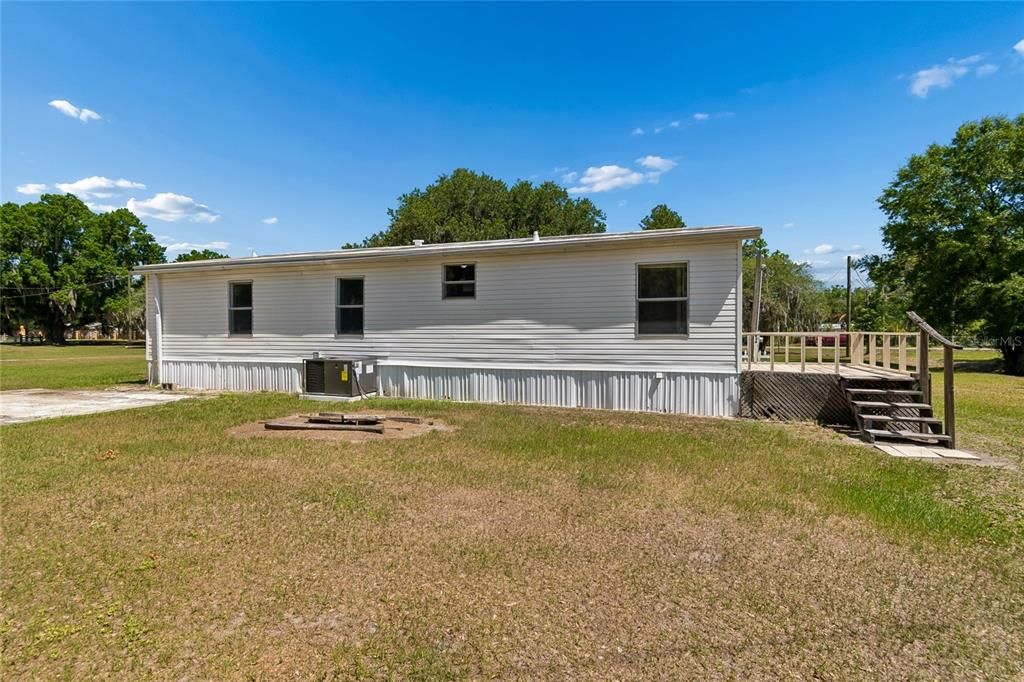 Activo con contrato: $220,000 (3 camas, 2 baños, 1296 Pies cuadrados)