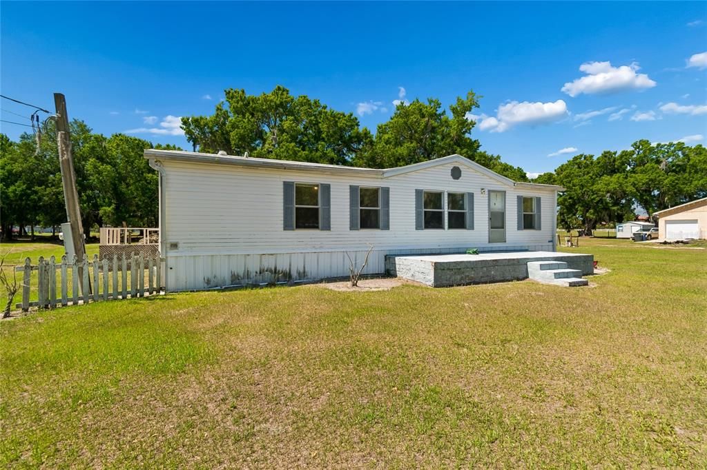 Activo con contrato: $220,000 (3 camas, 2 baños, 1296 Pies cuadrados)