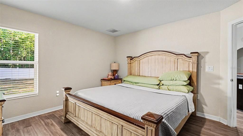 Activo con contrato: $245,000 (3 camas, 2 baños, 1228 Pies cuadrados)